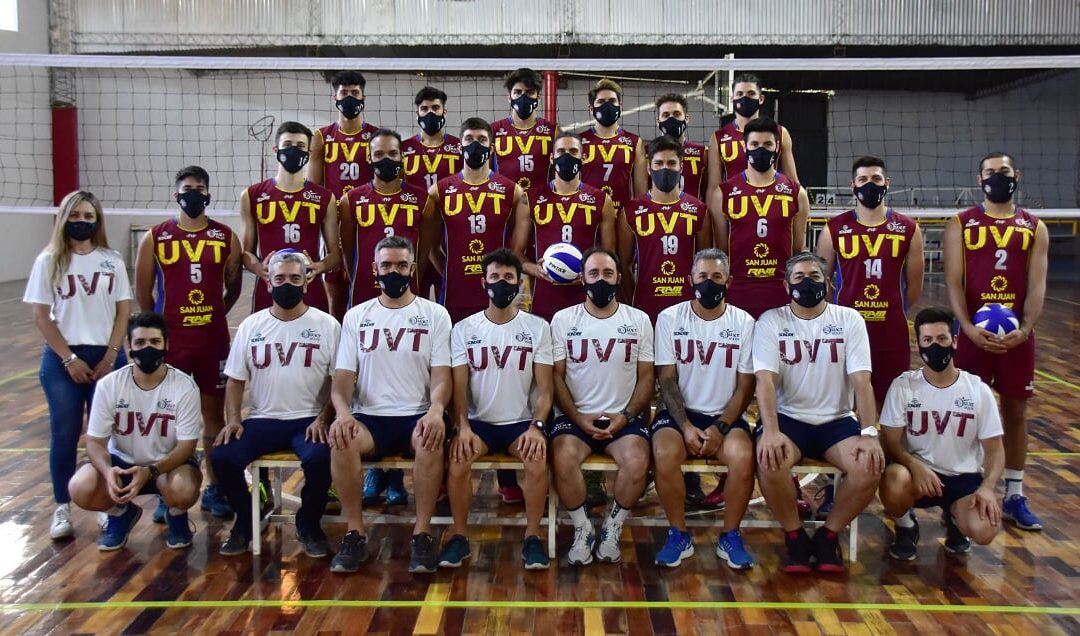 UVT vóley presentó su indumentaria